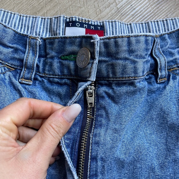 Tommy Hilfiger Mom Shorts - Picture 4 of 10